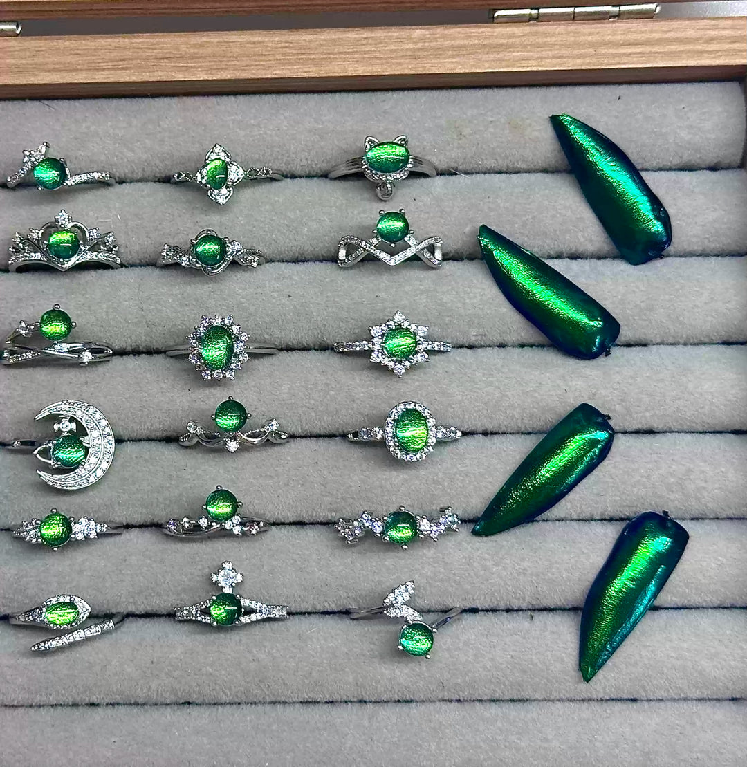 Emerald Green Jewel Beetle Wing Ring - Handmade Gold Open Ring - Minimalist Bio-Jewelry - Unique Statement Specimen Ring - Luxury Nature Gift for Her