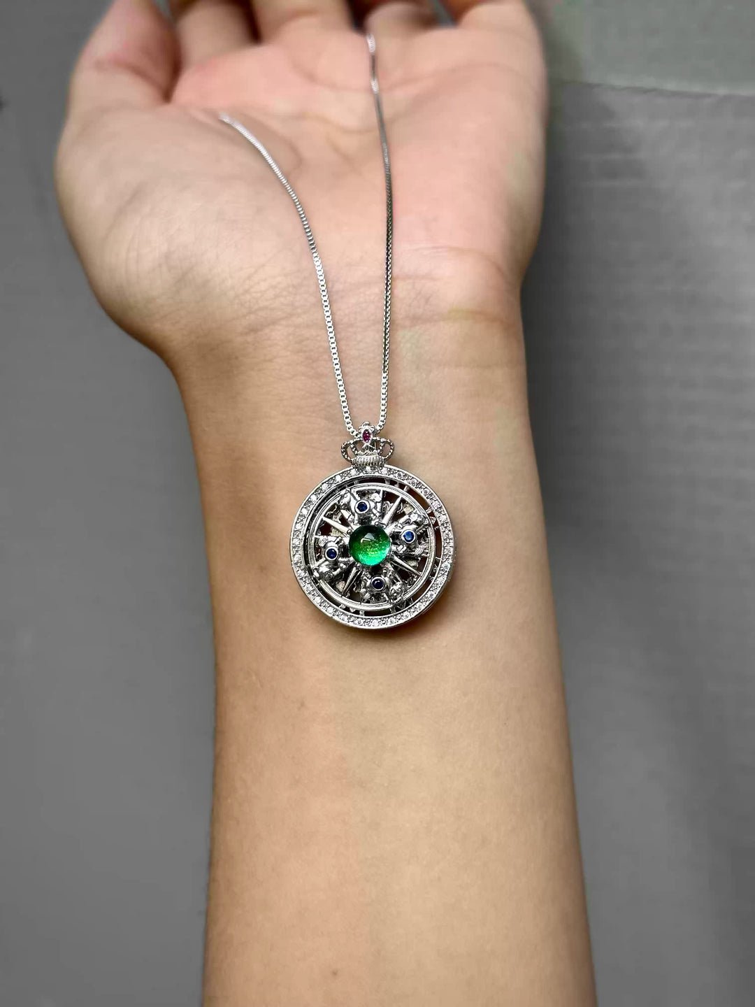 The Rotating Crown Horse Real Jewel Beetle Wing Spinner Necklace - Handmade Kinetic Nature Art - Iridescent Green Luxury Pendant