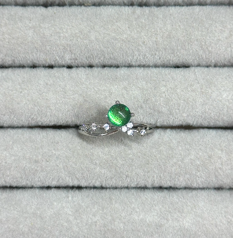 Emerald Green Jewel Beetle Wing Ring - Handmade Gold Open Ring - Minimalist Bio-Jewelry - Unique Statement Specimen Ring - Luxury Nature Gift for Her