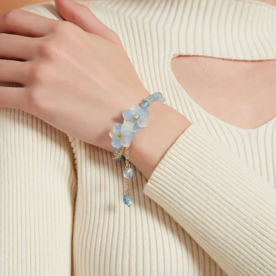 Blaues Hortensien-Kristallperlenarmband