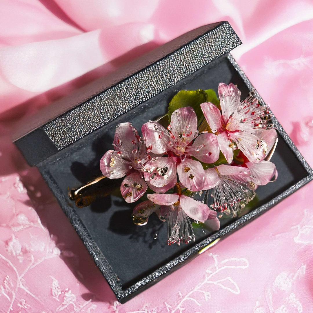 Blühende rosa Kirschblüten Haarspange