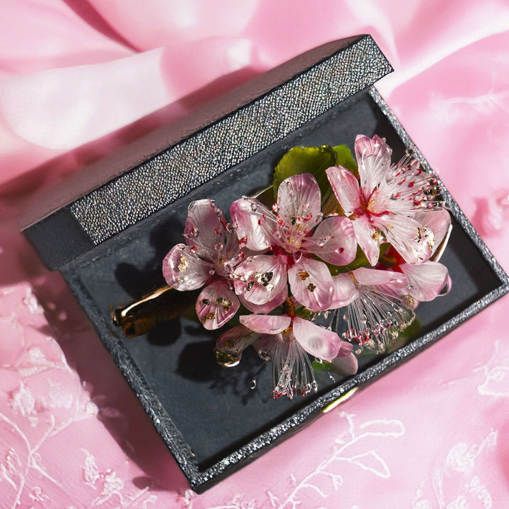 Blühende rosa Kirschblüten Haarspange