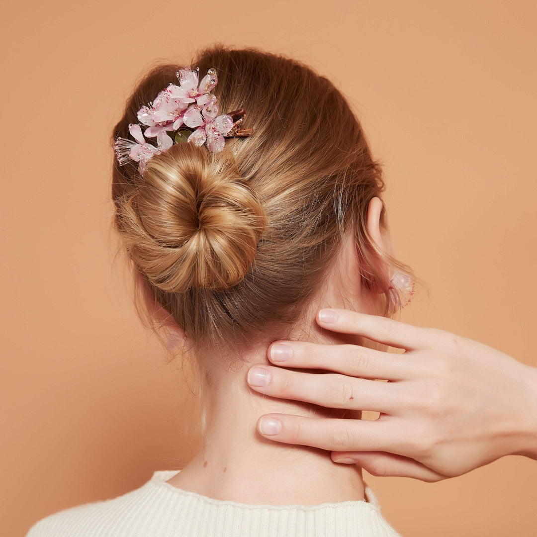 Blühende rosa Kirschblüten Haarspange