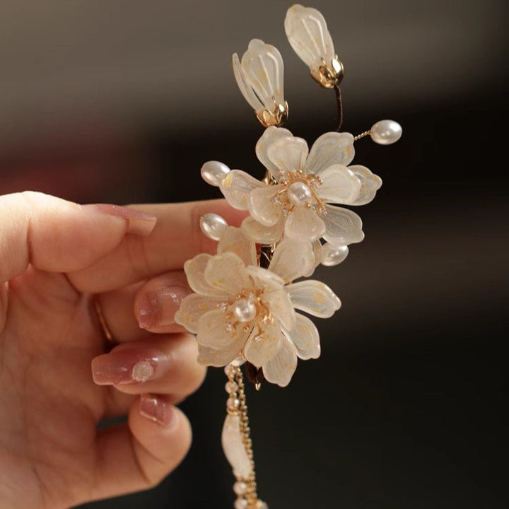 Blühende weiße Kirschblüten Haarspange