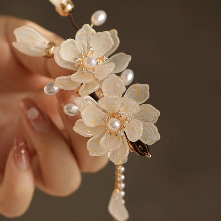 Blühende weiße Kirschblüten Haarspange