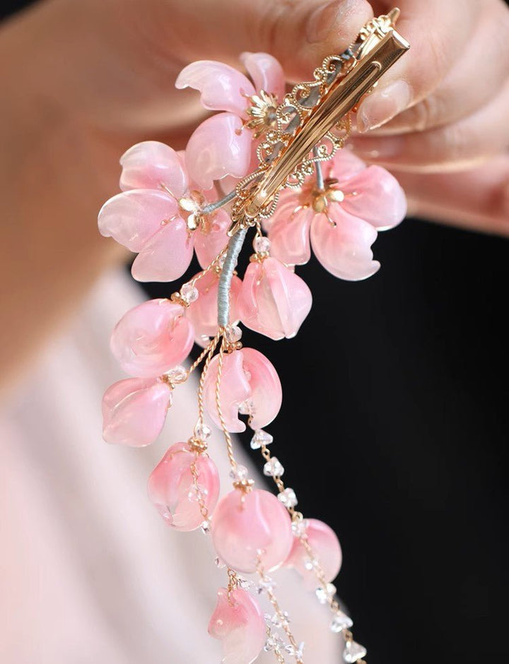 Haarspange mit Quaste und Pfirsichblüten