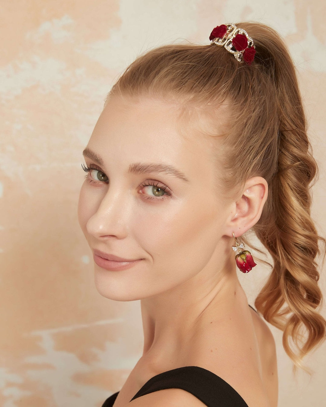 Rote Rose Pferdeschwanz Haarklammer