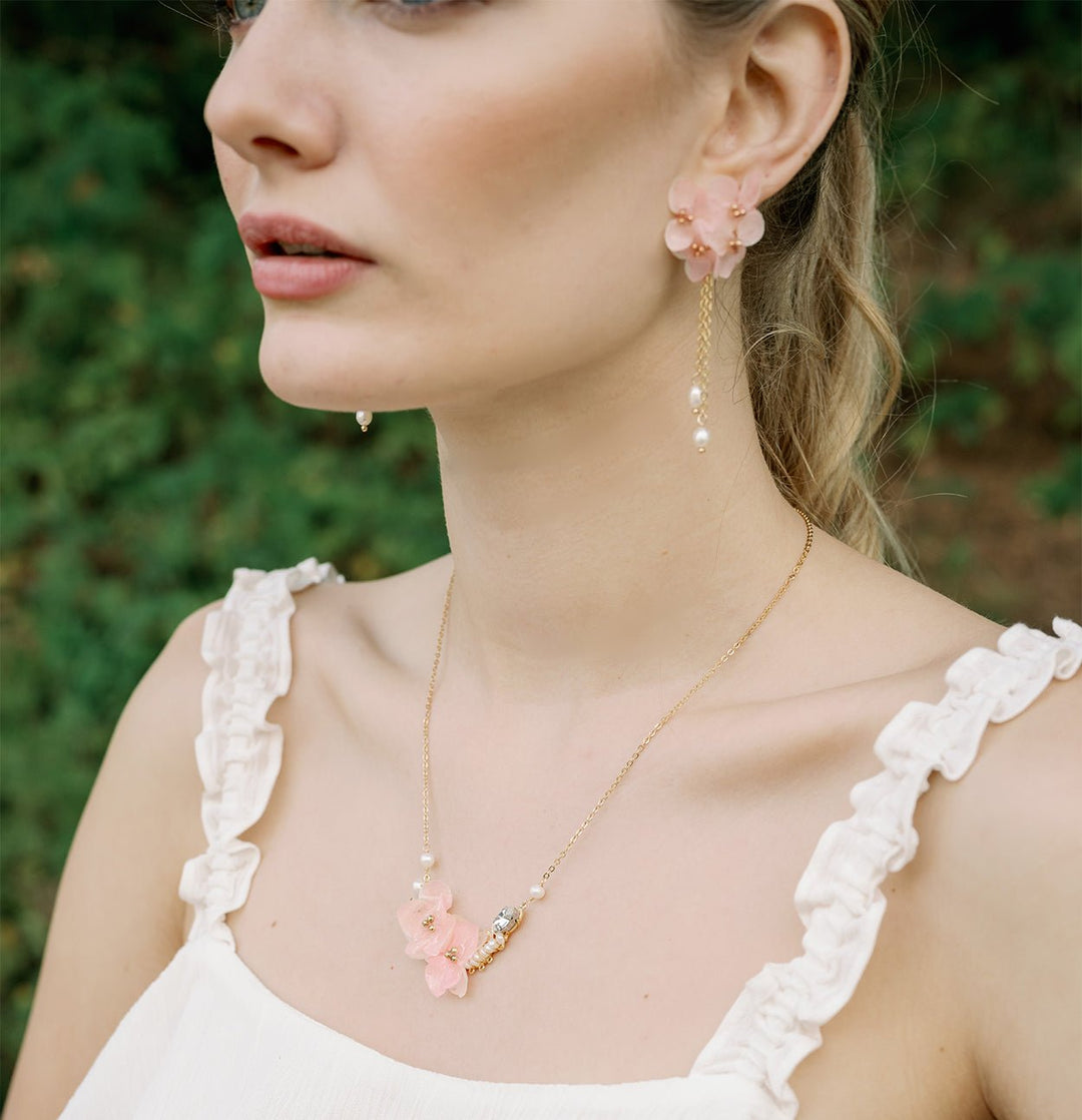 Tiana – Mehrlagige Ohrringe mit rosa Hortensien