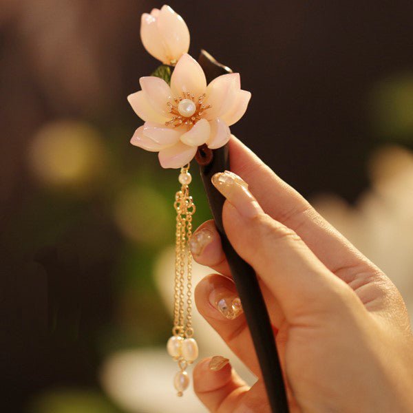 Translucent Lotus Garden Hair Stick