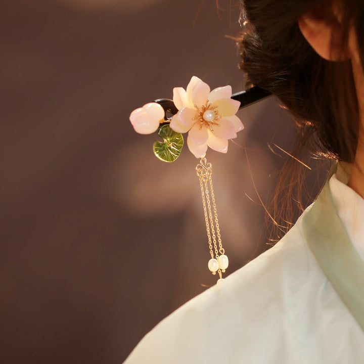 Translucent Lotus Garden Hair Stick