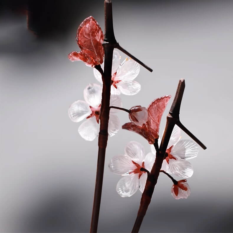 Weiß blühender Kirschblüten Haarstab