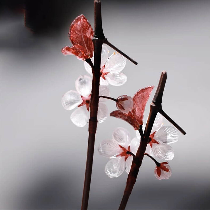 Weiß blühender Kirschblüten Haarstab