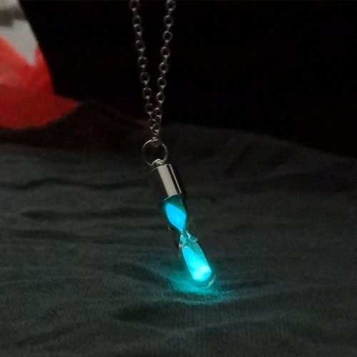 European and American Necklace Fashion Hourglass Crystal Personality Pendant Luminous Necklace Sand Wishing Bottle Ladies' Luminous Jewelry