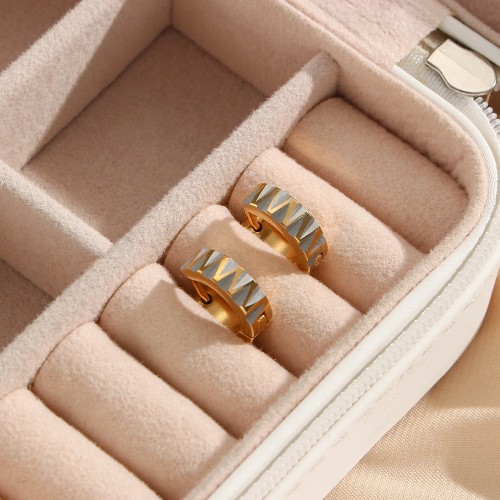 European and American INS Fashionable Popular Simple Earrings: Stainless Steel 18K Gold-Plated Square Zircon Metal Ear Clips