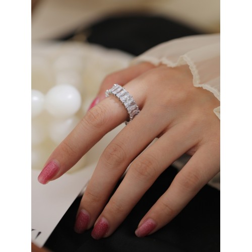 European and American Fashion Trend: Simple and Minimalist Copper Zircon Round Ring, Not Adjustable Wholesale Womens Ring