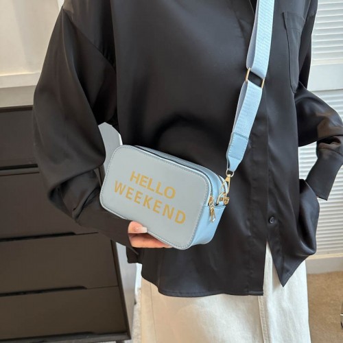 Trendy Camera Bag in 2023, New Autumn/Winter Fashionable Square Bag, Solid Color Letter Single Shoulder Bag, Crossbody Bag