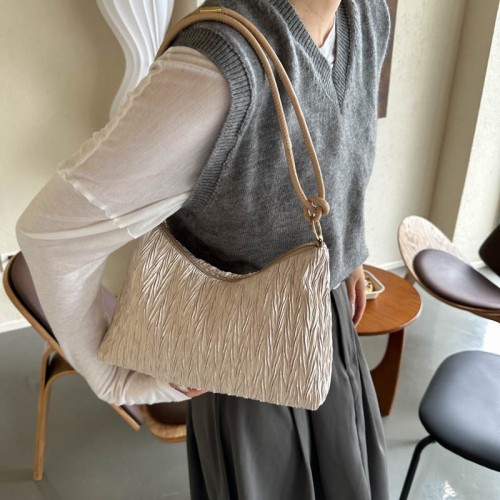 Trendy and Simple Elegant Shoulder Bag for Women in 2023 Early Autumn, New Nylon Solid Color Armpit Bag, Korean Style