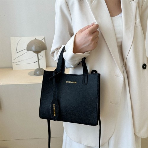 Simple and Fashionable Small Bag for 2023 Autumn New Style, Retro Single Shoulder Bag in Solid Color, Casual Crossbody Bag, Small Square Bag